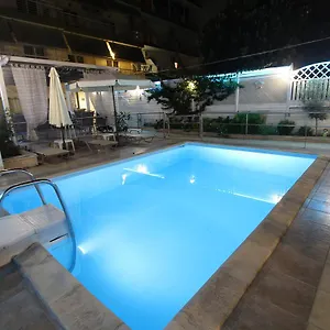 https://hotel-mallas.hotelschalkidiki.net
